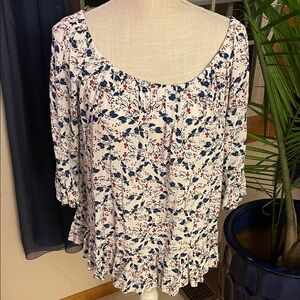 beachlunchlounge Floral Blouse in White, Blue, and Red